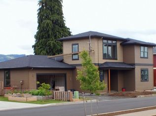 887 Kendall Ln, Hood River, OR 97031