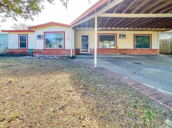 1512 E BOWIE ST, Beeville, TX 78102