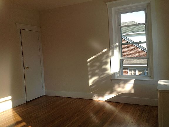 5th image of 4116 Houghton St