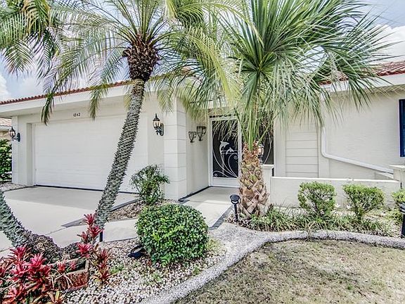 3rd image of 1842 Wolf Laurel Dr