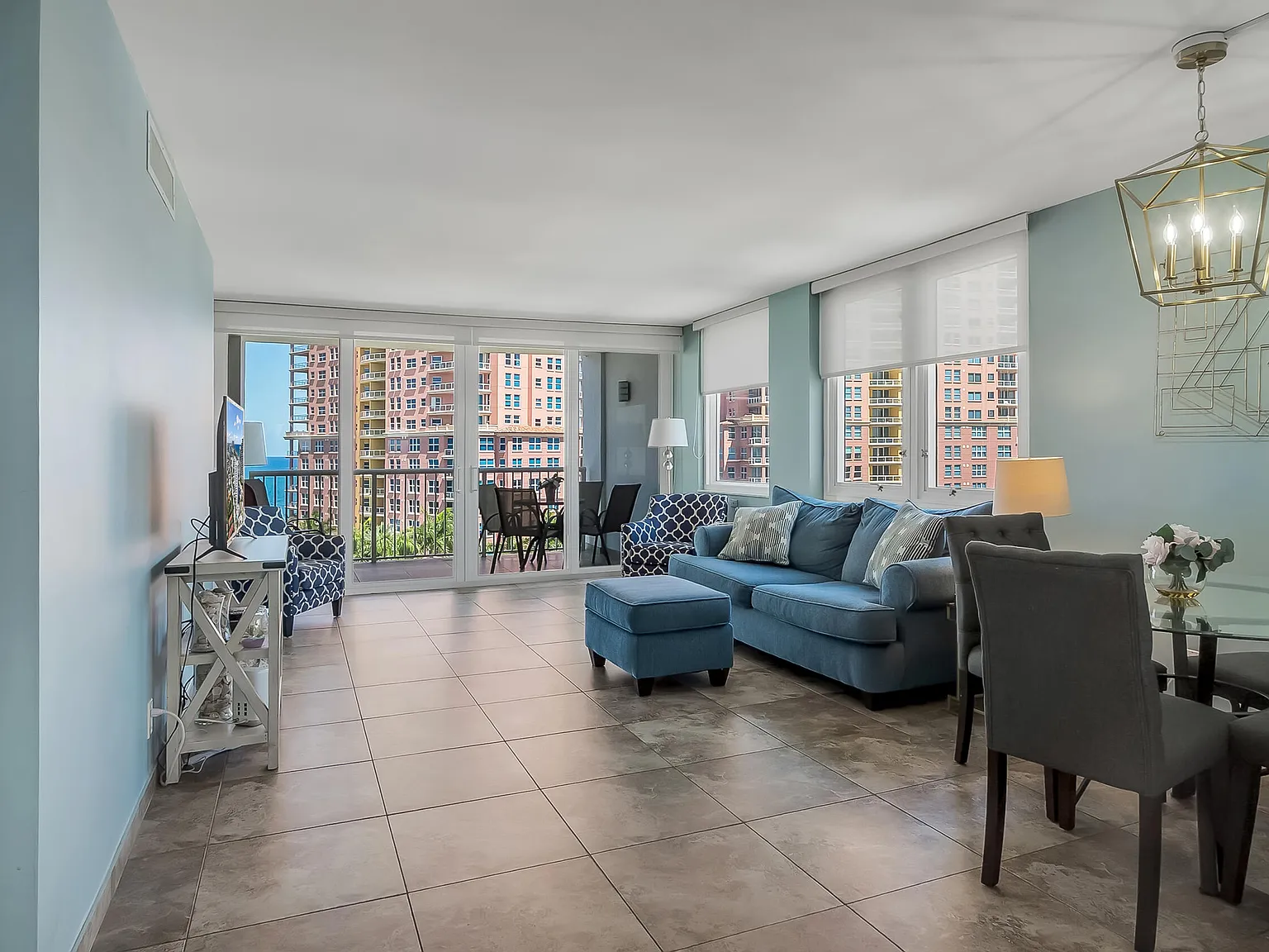 2 bed, 2.0 bath, 1425 sqft, $3,200 — Photo 4