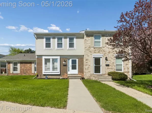 29061 E Brittany Ct, Roseville, MI 48066