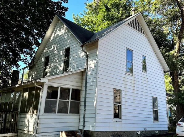 682 34th St, Des Moines, IA 50312