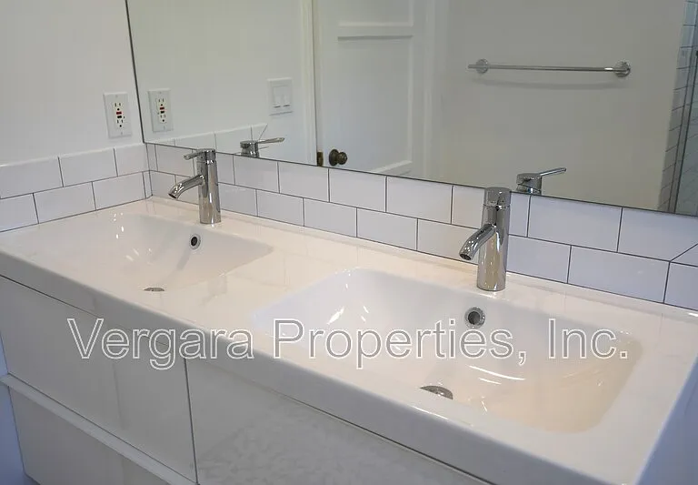 6531 W 85th St — Photo 17