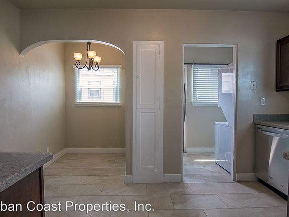 4th image of 4179 33rd St Front 2/1