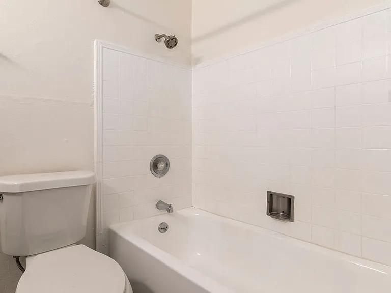 Solaris Apartments — Photo 35