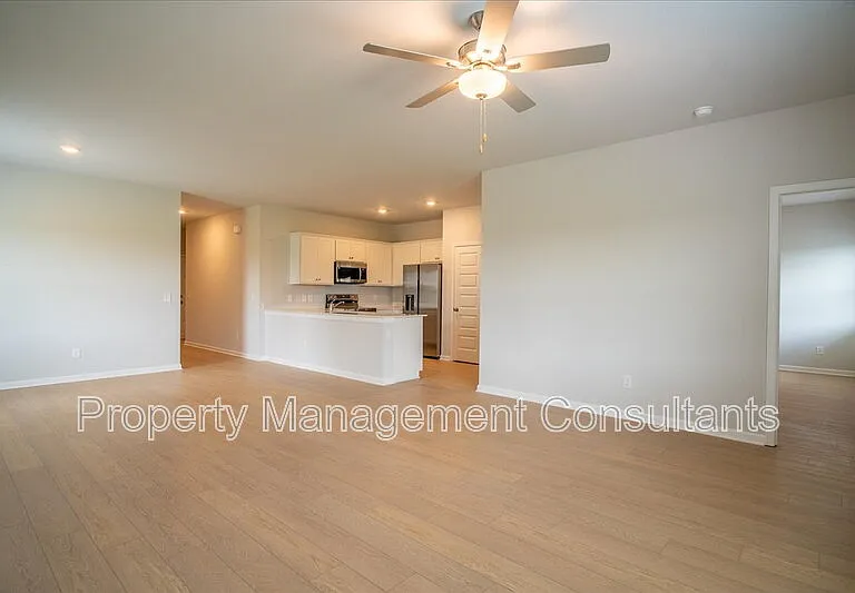 22845 Dashwood Ln — Photo 13