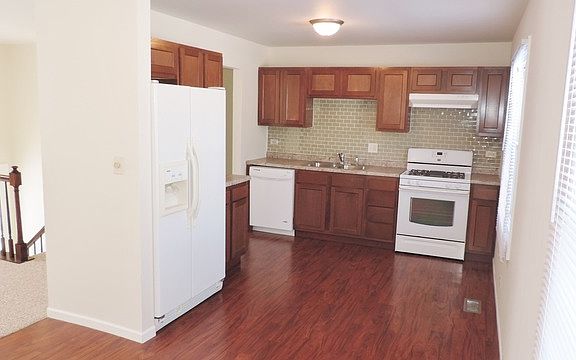 5th image of 247 Lincoln Dr