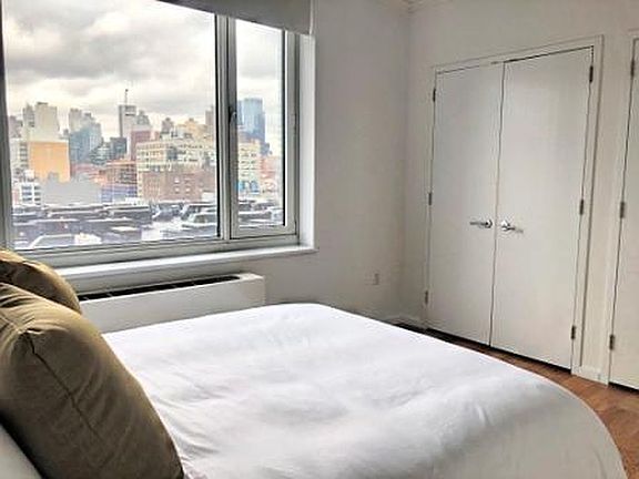 4th image of 635 W 42nd St APT 6D