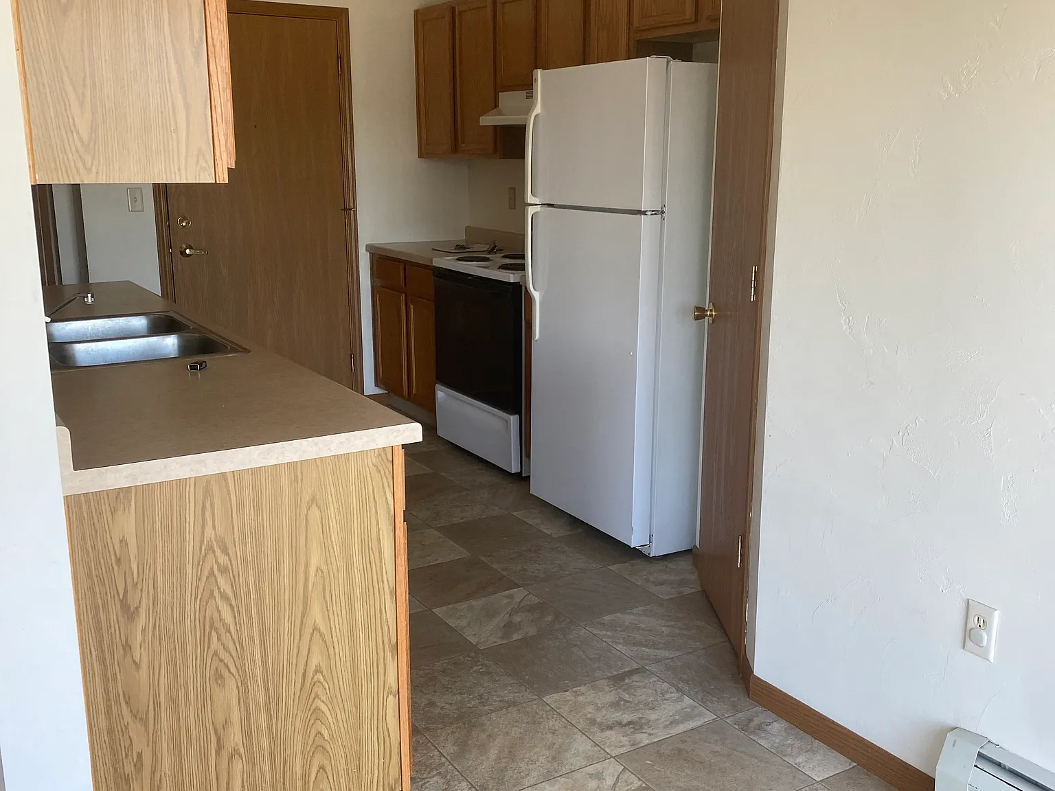 2 bed, 1002 sqft, $1,185 — Photo 3