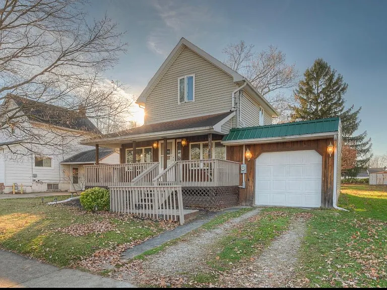 238 Liberty St — Photo 2