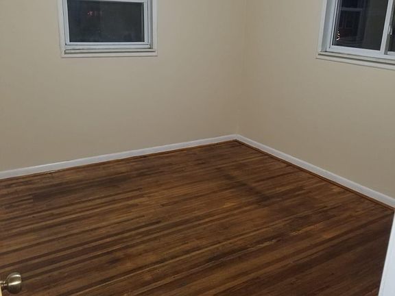 2nd image of 4632 Grindley Park St