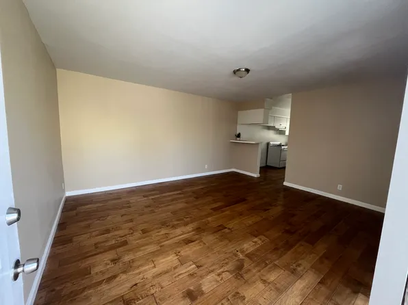 6939 Hazeltine Ave, Van Nuys, CA 91405