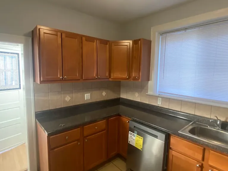 2115 W Arthur Ave #3 — Photo 8
