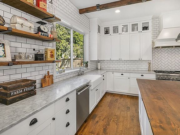 5th image of 10314 NE 28th Pl