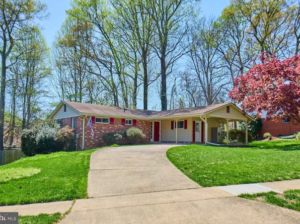 5010 Gainsborough Dr, Fairfax, VA 22032