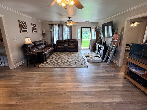 2nd image of 989 Bateman Dr