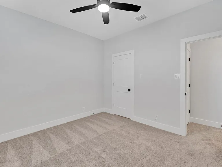 13615 Giovannis Gdn — Photo 22