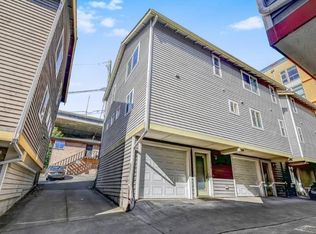 670 NE 40th St #1, Seattle, WA 98105