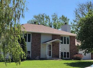 928 Richmond Ave, Hastings, NE 68901