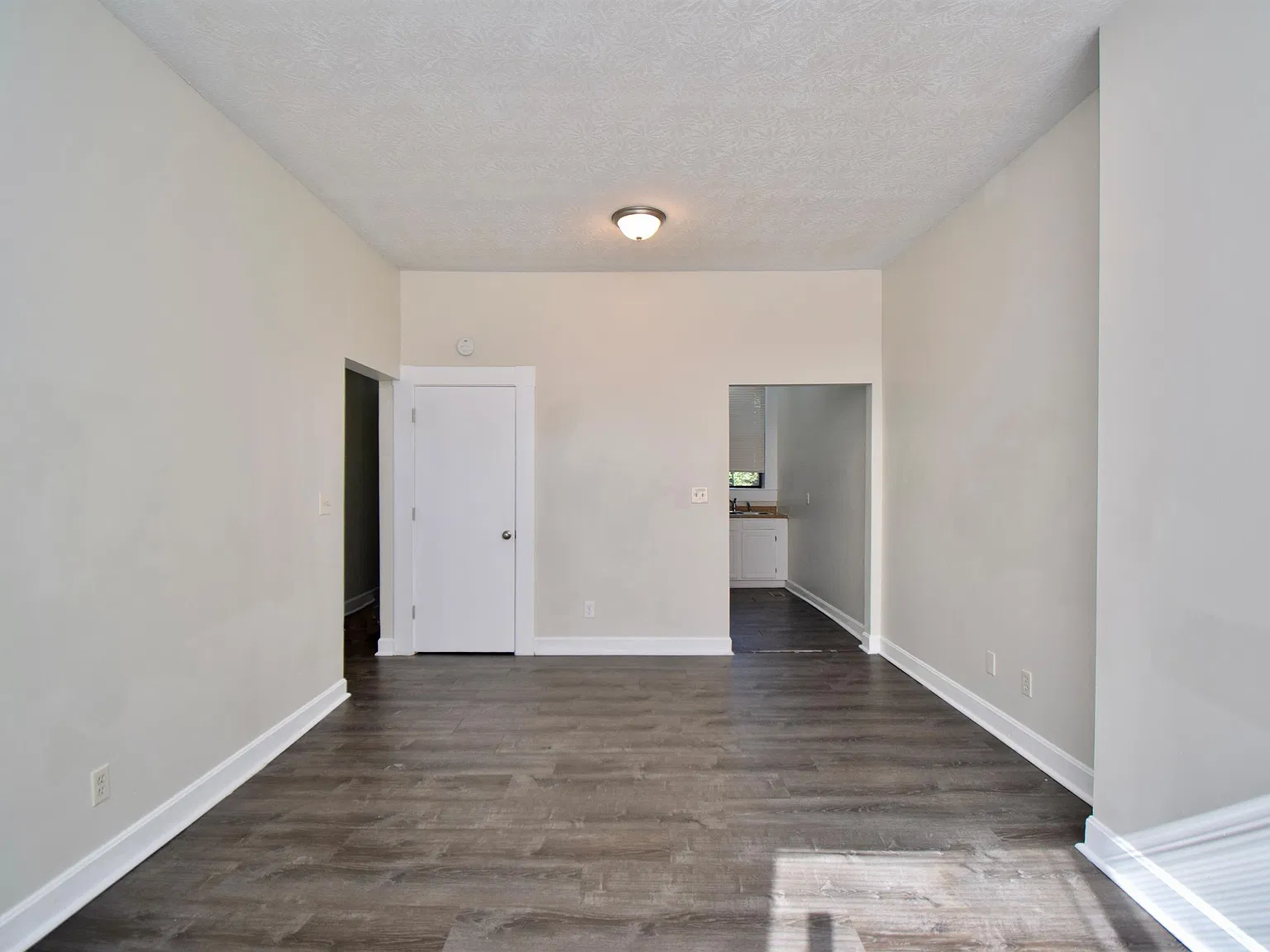 2145 Freeman Ave — Photo 3