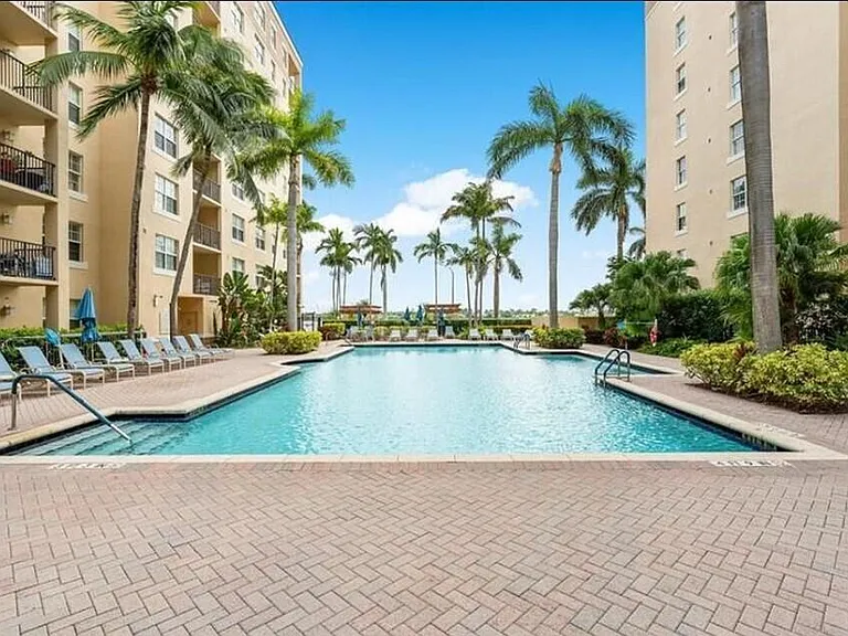 1805 N Flagler Dr #219 — Photo 25