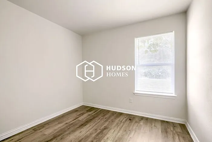 3420 Marshall St #B — Photo 11