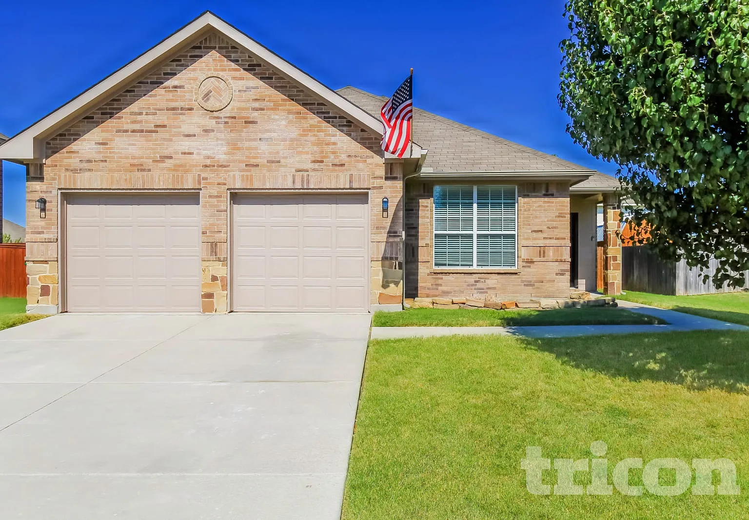 209 Stable Drive Waxahachie TX — Photo 1