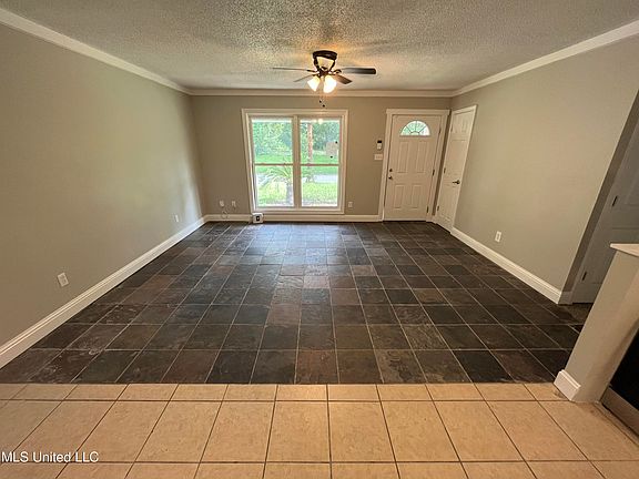 3rd image of 132 Ben Dr