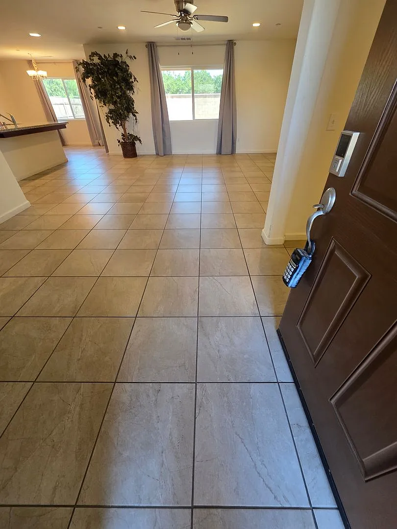 2308 W Ambassador Way — Photo 4
