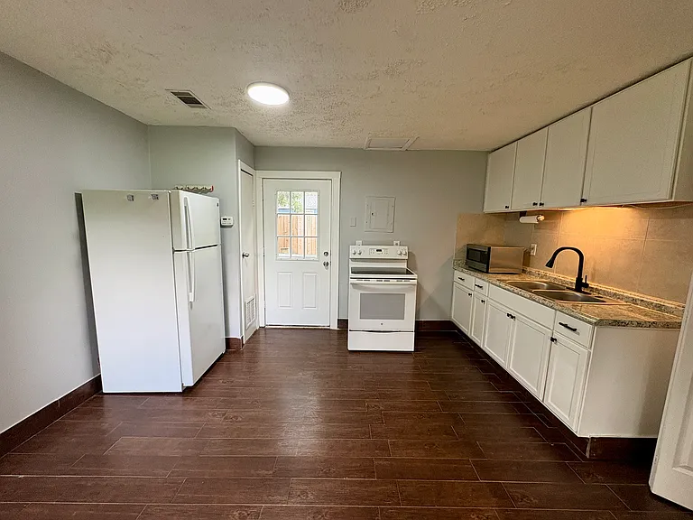 2177 Lake Dr #1 — Photo 11