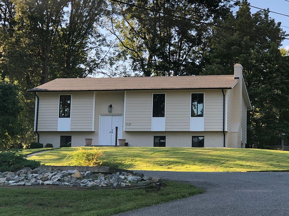 1st image of 1121 Conifer Ln