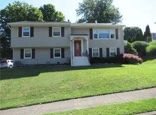 69 Southern Ln, Warwick, NY 10990