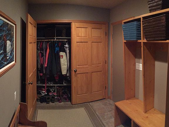 mud room 