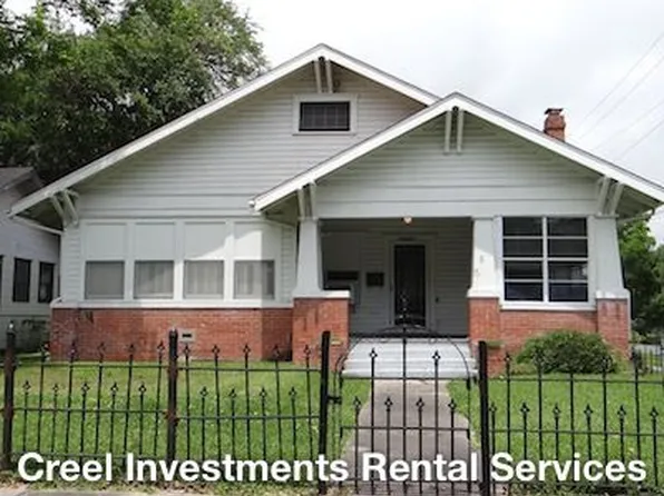 3049 7th St, Port Arthur, TX 77642