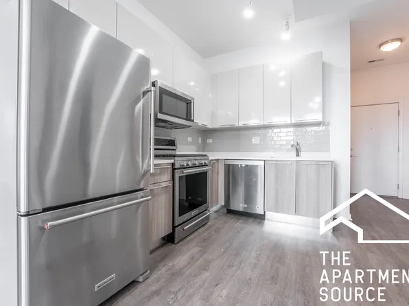 934 W Dakin St #301, Chicago, IL 60613