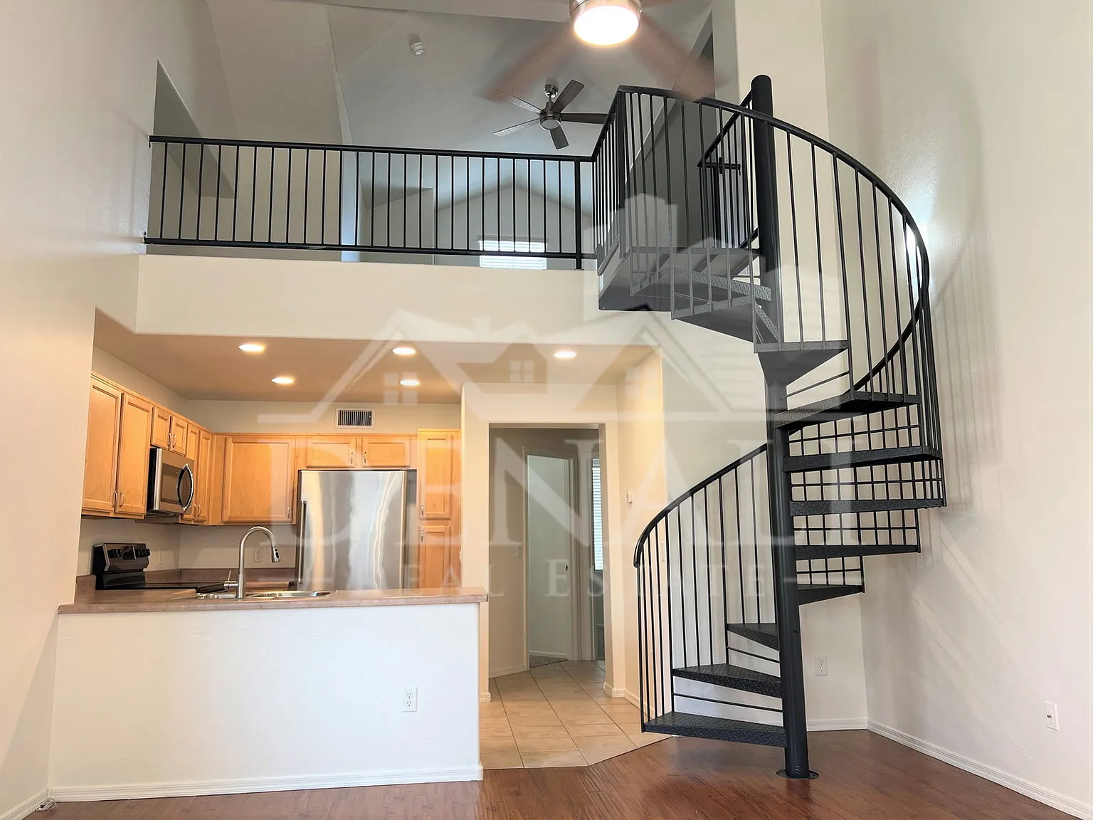 3 bed, 2.0 bath, 1482 sqft, $1,995 — Photo 3