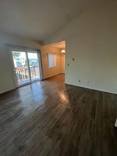 531 W Channel Islands Blvd #4 Photo 1