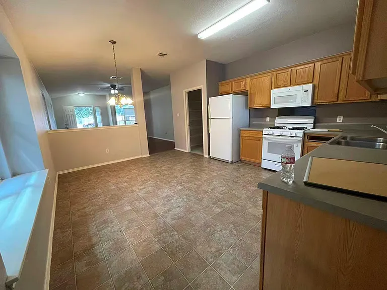 2416 Socorro Bnd — Photo 3