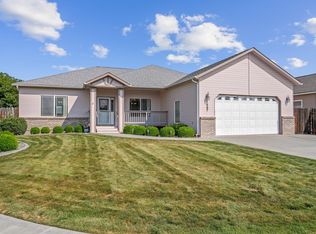1687 Venus Cir, Richland, WA 99352