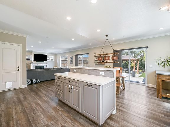 4th image of 1325 Dogwood Drive