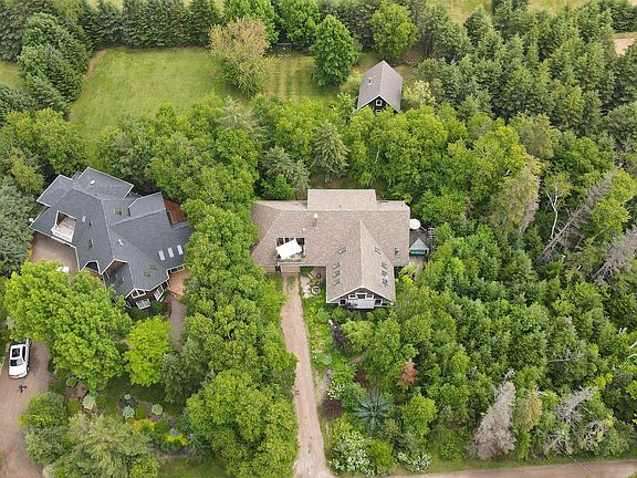 3rd image of 19 Tracey Ave