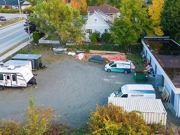 2nd image of 734 North Rd