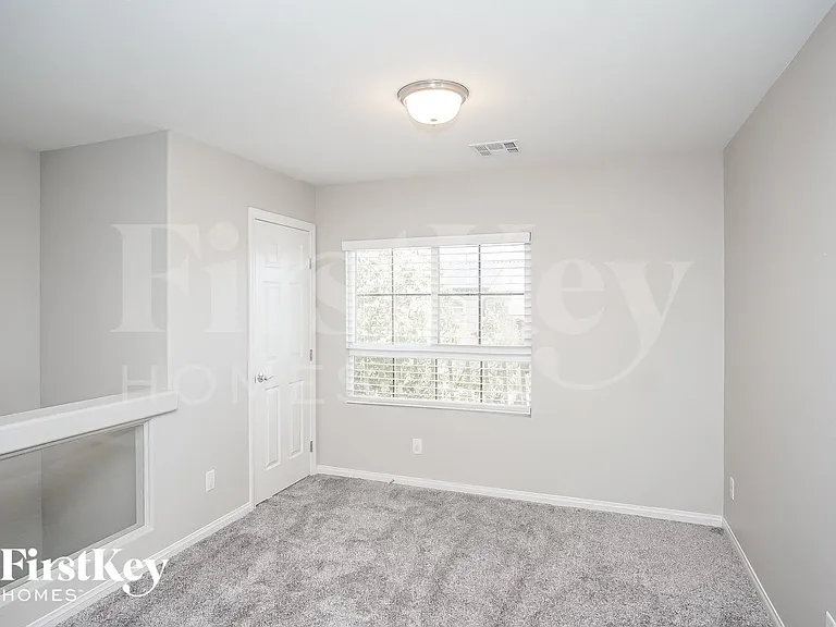 9951 Mills Reef Ct — Photo 8