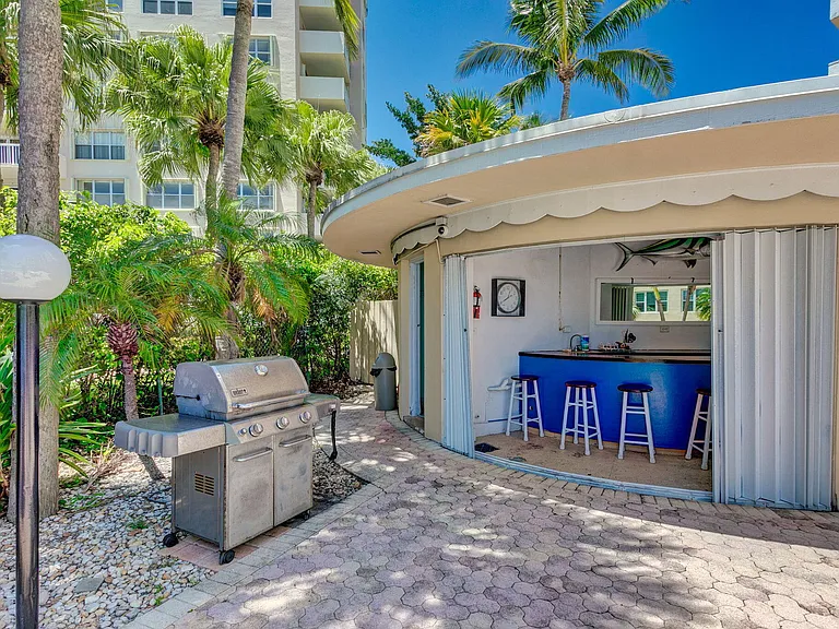 2800 N Flagler Dr #202 — Photo 38