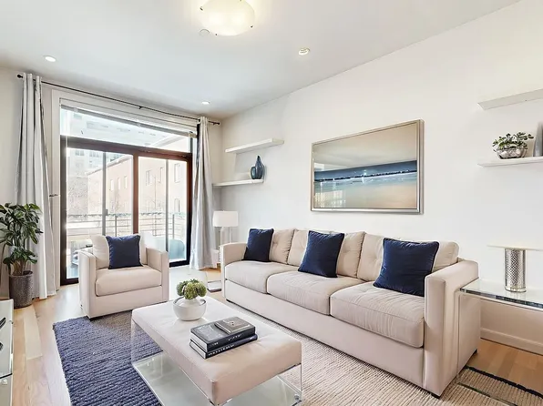 244 Franklin Ave #3B, Brooklyn, NY 11205