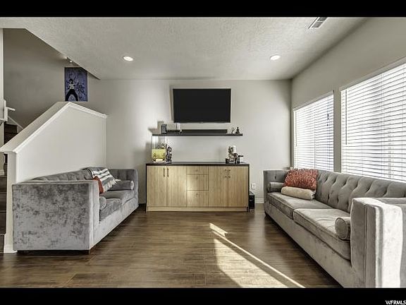 3rd image of 3157 Alsace Way