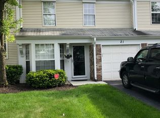 21 Marion Ln, Streamwood, IL