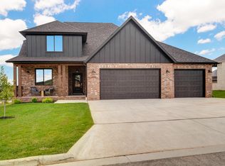 4474 E Larkwood Dr, Springfield, MO 65802