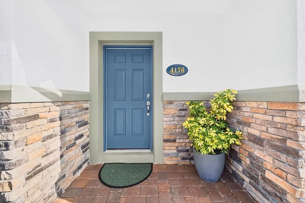 3 bed, 2.5 bath, 1569 sqft, $3,000 — Photo 3